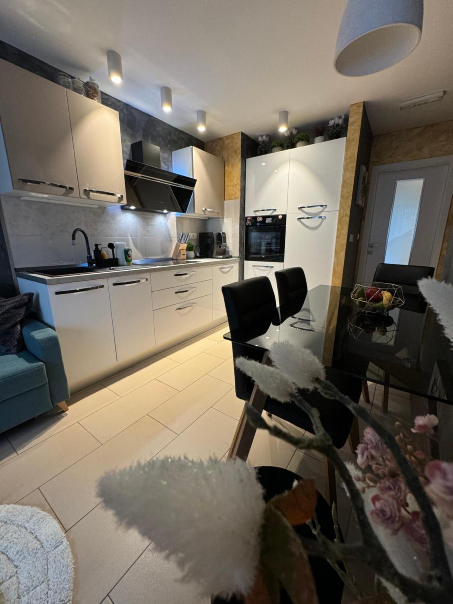 Apartment Astra With Private Parking Split Eksteriør bilde